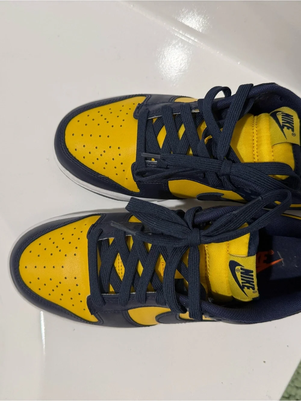 Nike Kids Low-Top Sneakers in Yellow and Navy Blue